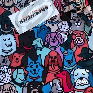 Sketchers Barco petco foundation scrub top